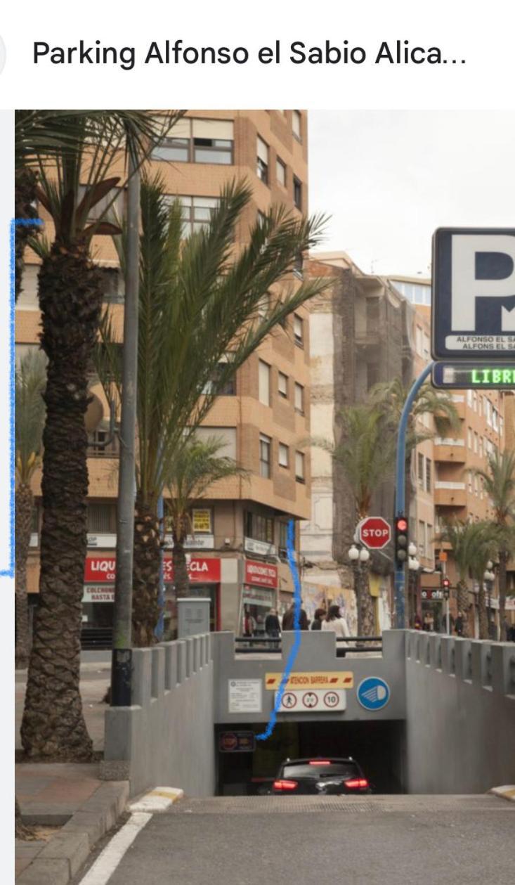 Centrally-Located, Spacious Flat At Historic Centre & Short Walk To Beach Alicante Extérieur photo