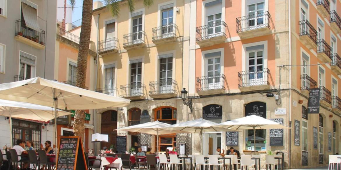 Centrally-Located, Spacious Flat At Historic Centre & Short Walk To Beach Alicante Extérieur photo