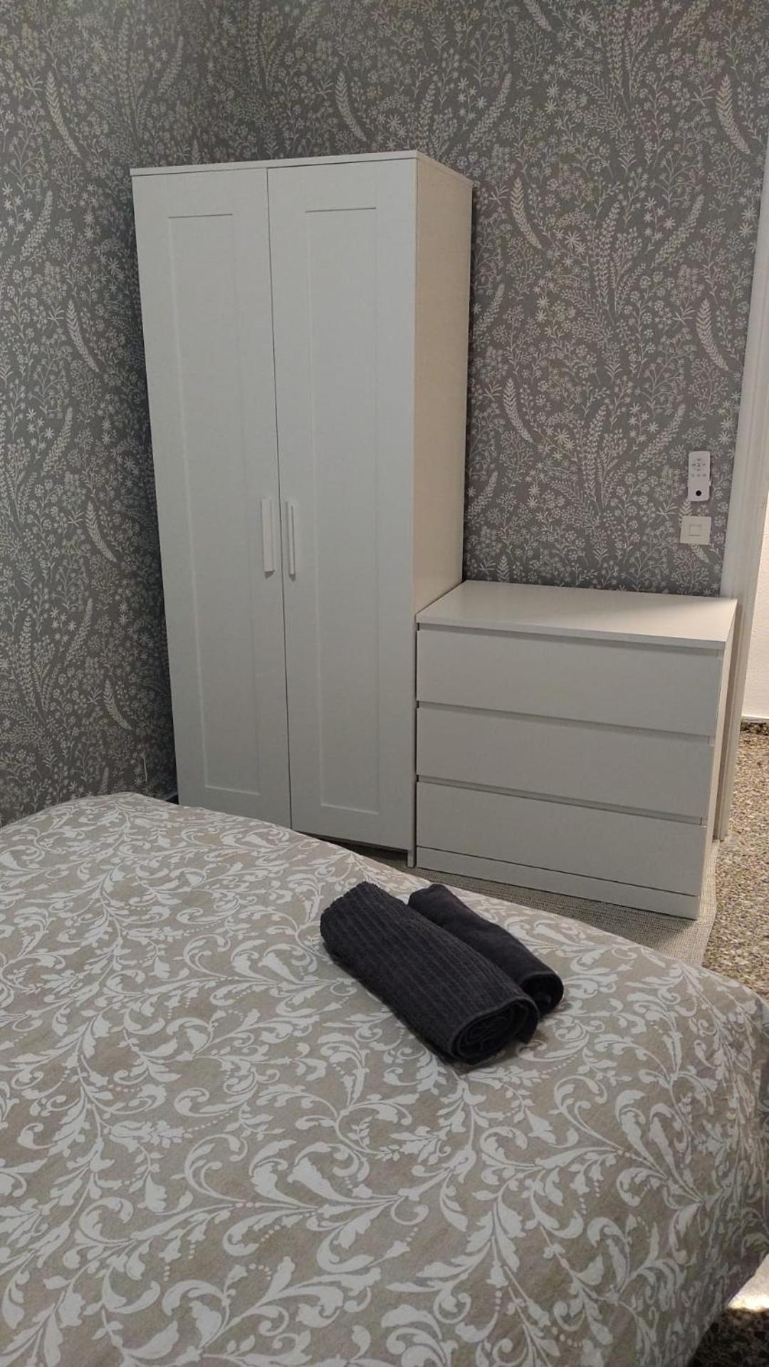 Centrally-Located, Spacious Flat At Historic Centre & Short Walk To Beach Alicante Extérieur photo