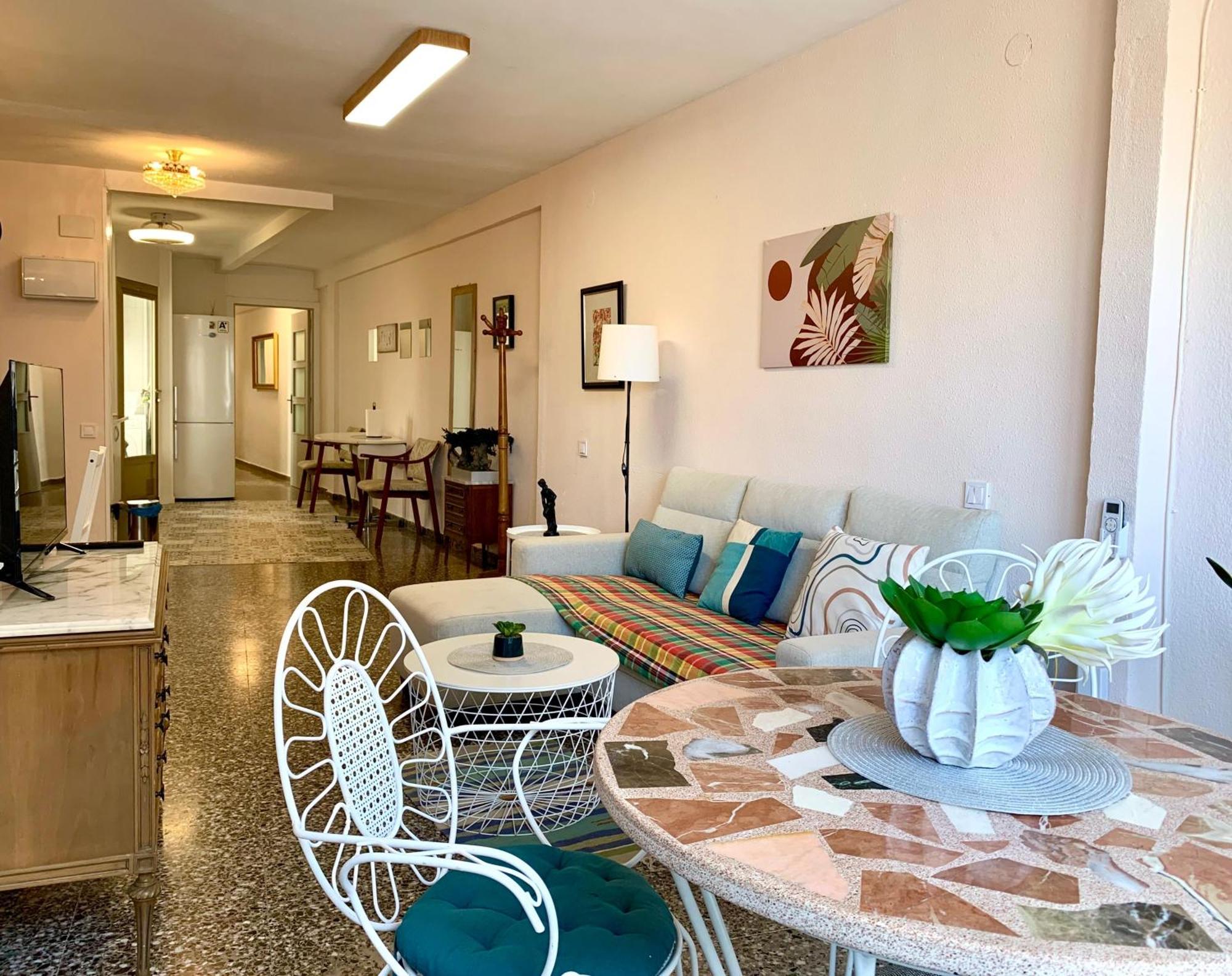 Centrally-Located, Spacious Flat At Historic Centre & Short Walk To Beach Alicante Extérieur photo