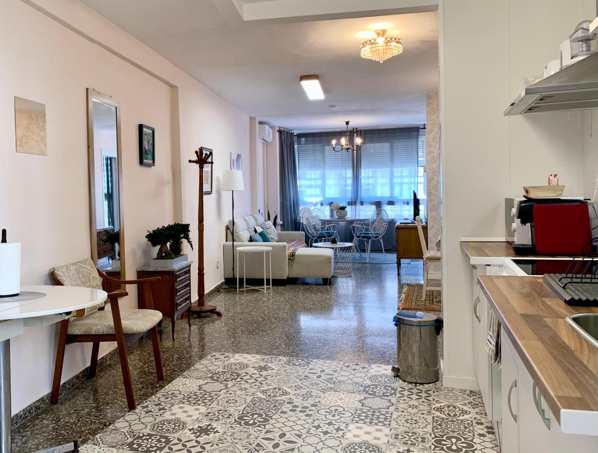 Centrally-Located, Spacious Flat At Historic Centre & Short Walk To Beach Alicante Extérieur photo