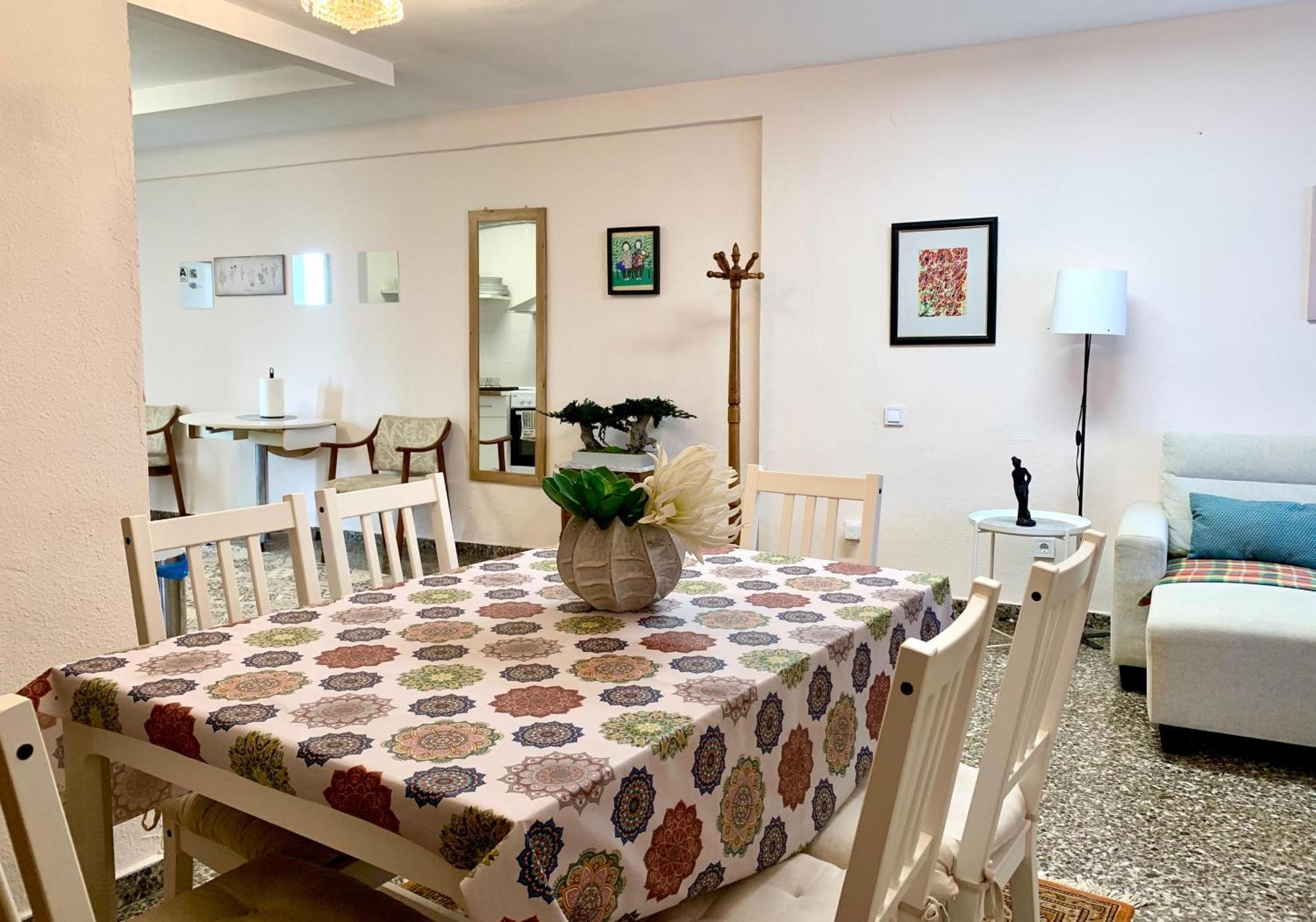 Centrally-Located, Spacious Flat At Historic Centre & Short Walk To Beach Alicante Extérieur photo